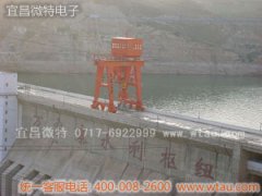 高度儀萬家寨壩頂門機安裝現場