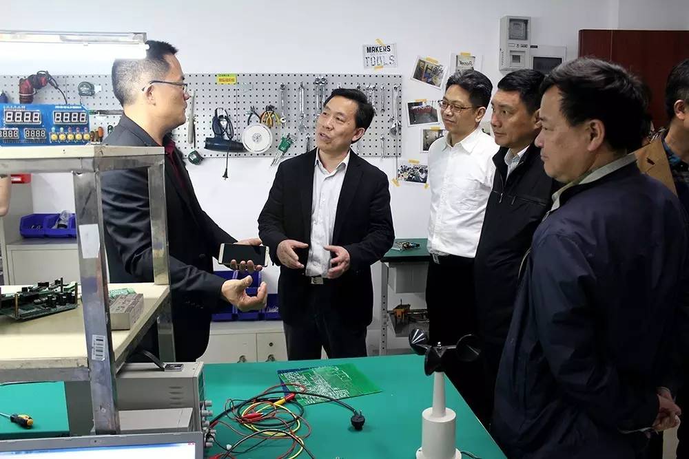 省政協(xié)副主席、科技廳廳長(zhǎng)郭躍進(jìn)蒞臨微特調(diào)研